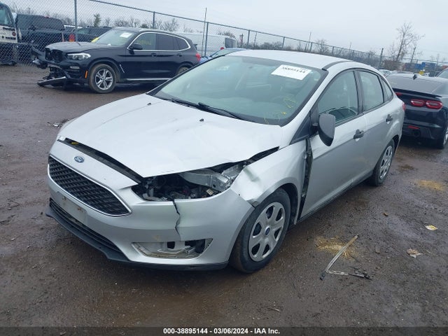 Ford FOCUS S 2018 1FADP3E25JL203173 Image 2