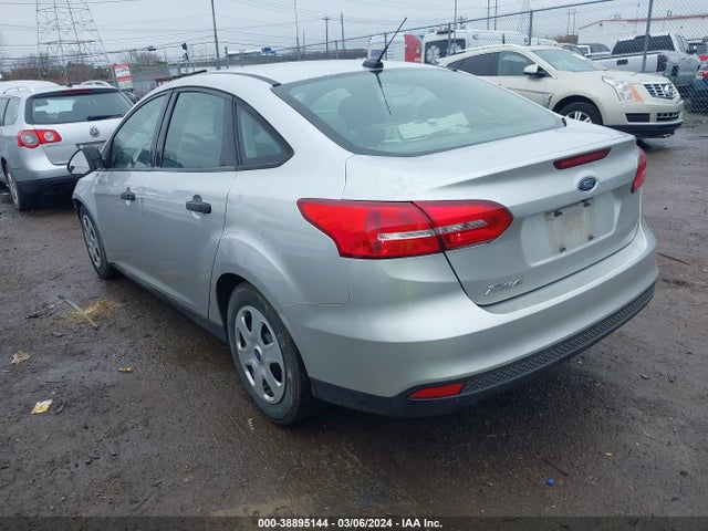 Ford FOCUS S 2018 1FADP3E25JL203173 Image 3