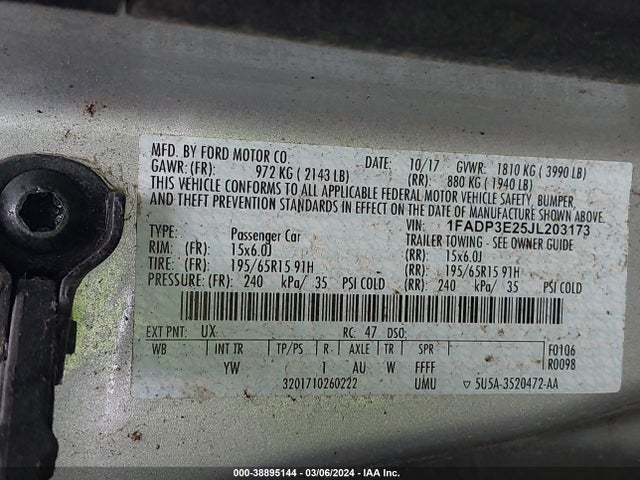 Ford FOCUS S 2018 1FADP3E25JL203173 Image 9