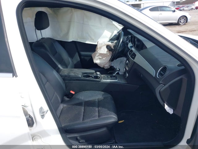 WDDGF8ABXEA930359 Mercedes-Benz C 300 Luxury 4matic/sport 4matic