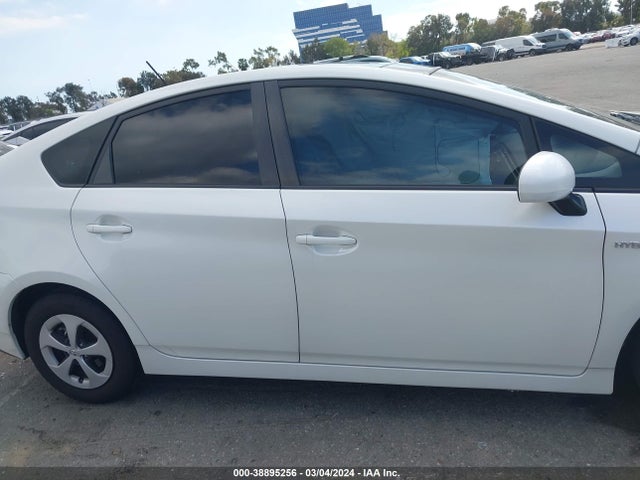 Toyota Prius Four 2014 JTDKN3DU9E1746893 Image 13