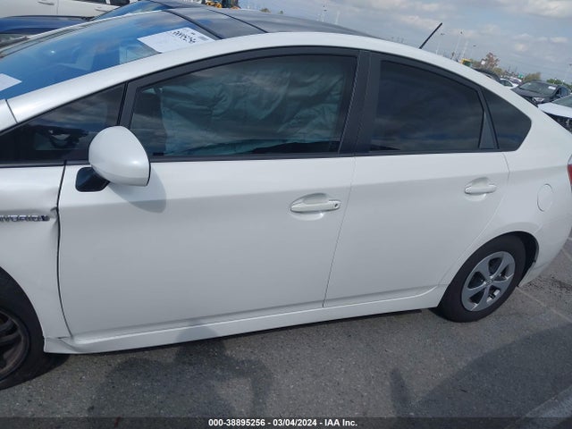 Toyota Prius Four 2014 JTDKN3DU9E1746893 Image 14