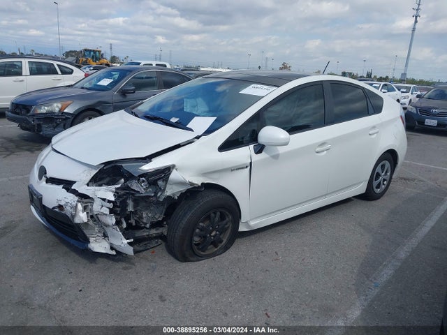 Toyota Prius Four 2014 JTDKN3DU9E1746893 Image 2