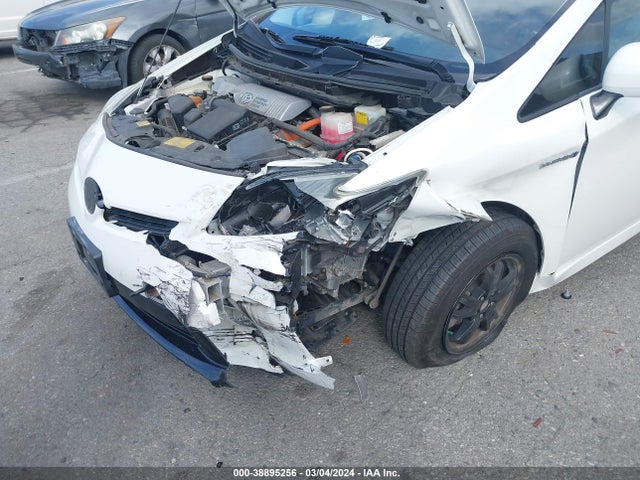 Toyota Prius Four 2014 JTDKN3DU9E1746893 Image 6