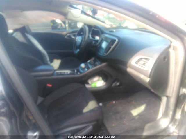 Chrysler 200 Limited 2015 1C3CCCAB5FN681570 Image 5