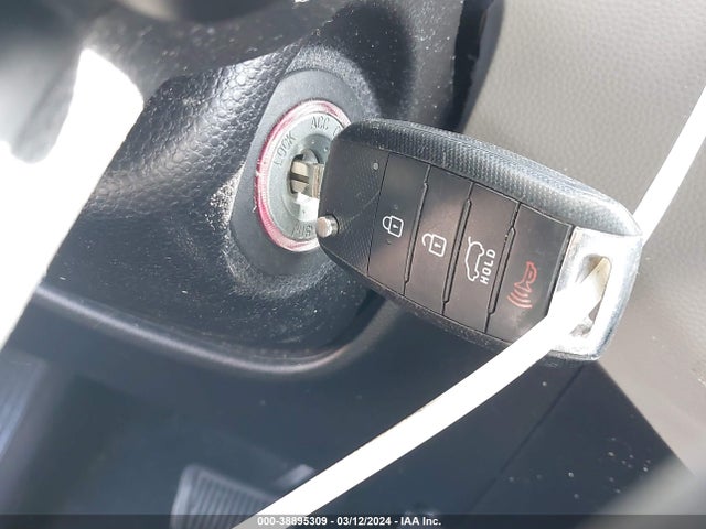 KIA Soul 2018 KNDJN2A27J7514860 Image 11