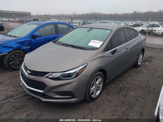 Chevrolet Cruze Lt Auto 2018 1G1BE5SM4J7207628 Image 2