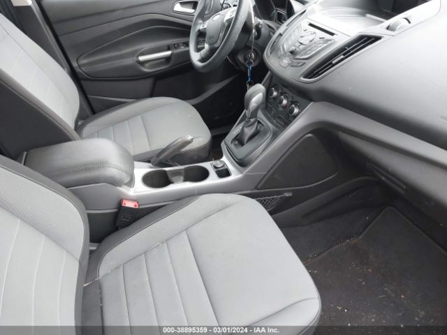 1FMCU9G9XGUC62147 Ford ESCAPE SE