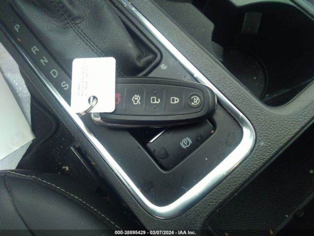 1FMCU9HD1KUA66951 Ford ESCAPE SEL