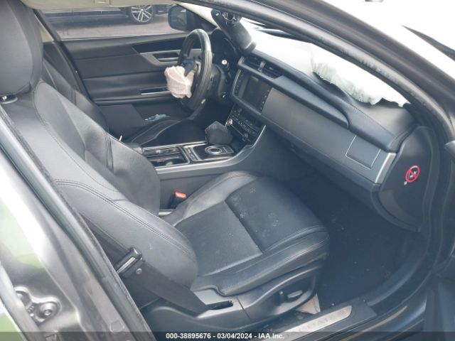 SAJBD4BV5GCY06620 Jaguar Xf 35t Premium