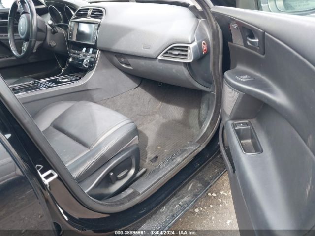 SAJAD4FX1JCP25662 Jaguar Xe 25t Premium