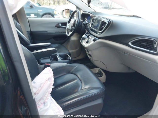 2C4RC1BG9KR625827 Chrysler Pacifica Touring L