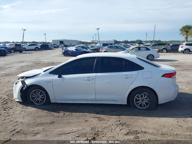 Toyota Corolla Hybrid Le 2021 JTDEAMDE9MJ003334 Image 14