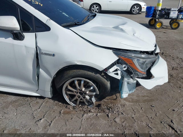Toyota Corolla Hybrid Le 2021 JTDEAMDE9MJ003334 Image 17