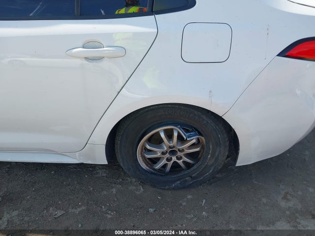 Toyota Corolla Hybrid Le 2021 JTDEAMDE9MJ003334 Image 19