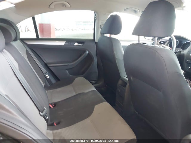3VW167AJ7HM225945 Volkswagen Jetta 1.4t S