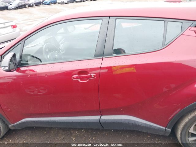 NMTKHMBX2KR082010 Toyota C-HR XLE
