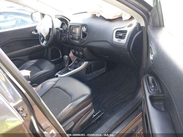 3C4NJDBB0JT161042 Jeep Compass Latitude 4x4
