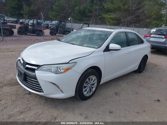 Toyota CAMRY LE 2015 4T1BF1FK0FU480415 Image 2