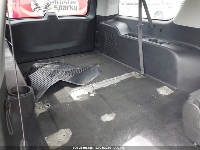 Chevrolet Suburban Lt 2018 1GNSKHKC6JR384685 Image 17