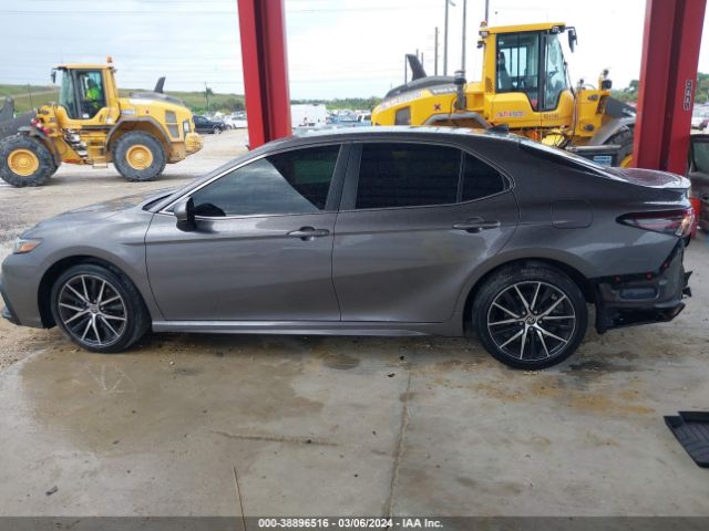 4T1G11AK8MU553281 Toyota CAMRY SE