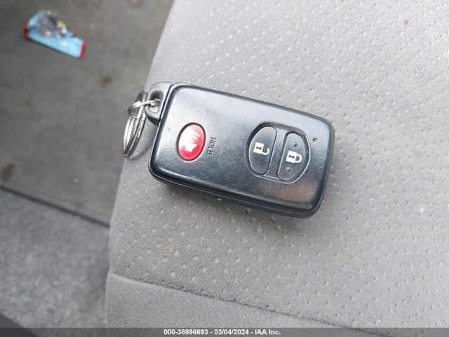 38896693 :رقم المزاد ، JTDKN3DU6B5323189 vin ، 2011 Toyota Prius Two مزاد بيع