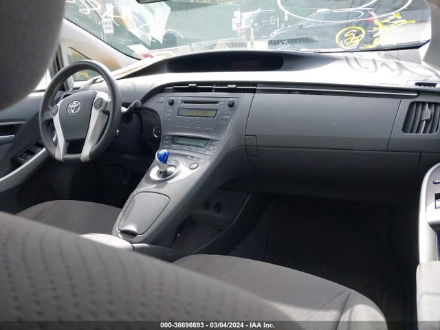 38896693 :رقم المزاد ، JTDKN3DU6B5323189 vin ، 2011 Toyota Prius Two مزاد بيع