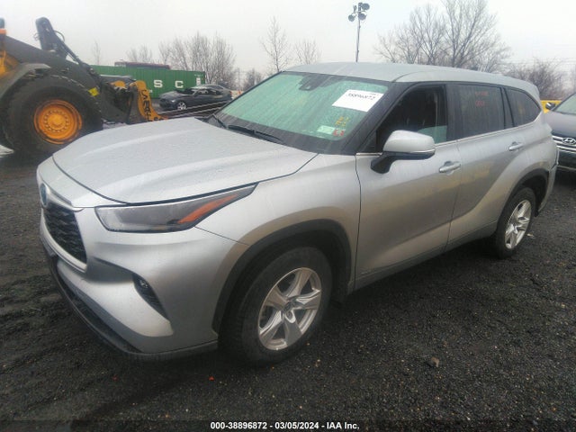 Toyota Highlander Hybrid Le 2023 5TDBBRCH3PS132041 Image 2