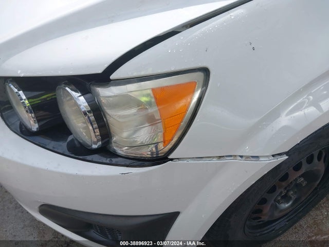 Chevrolet Sonic Ls Auto 2014 1G1JA6SH4E4226607 Image 6