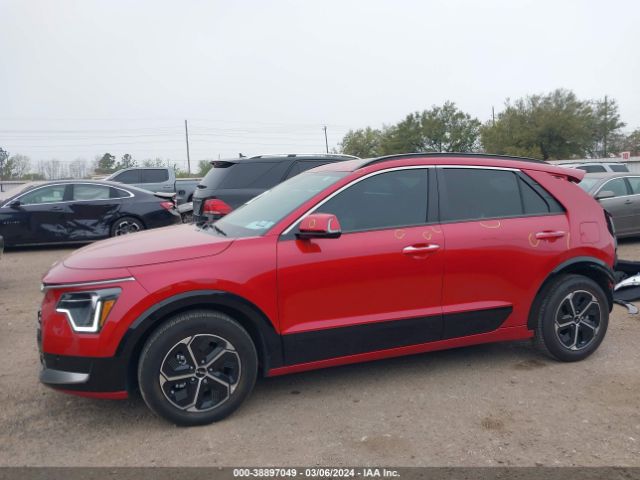 KNDCT3LE2P5069332 KIA NIRO SX