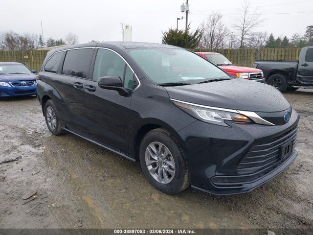 Toyota SIENNA LE 2022 5TDKRKEC7NS102560 Image 1