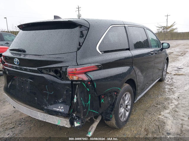 Toyota SIENNA LE 2022 5TDKRKEC7NS102560 Image 4