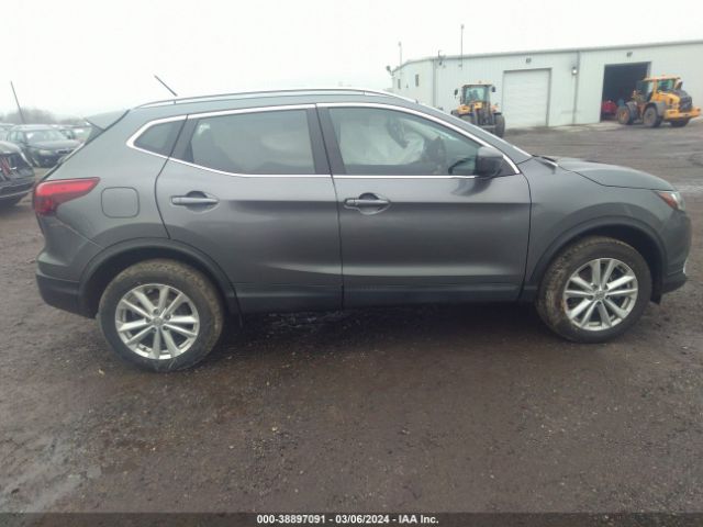 JN1BJ1CR2JW267101 Nissan Rogue Sport Sv