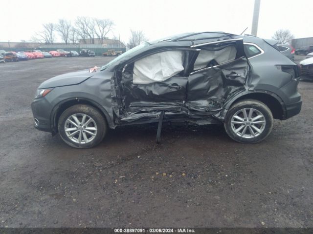 JN1BJ1CR2JW267101 Nissan Rogue Sport Sv