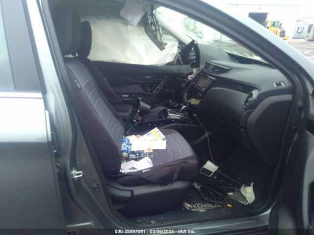 JN1BJ1CR2JW267101 Nissan Rogue Sport Sv