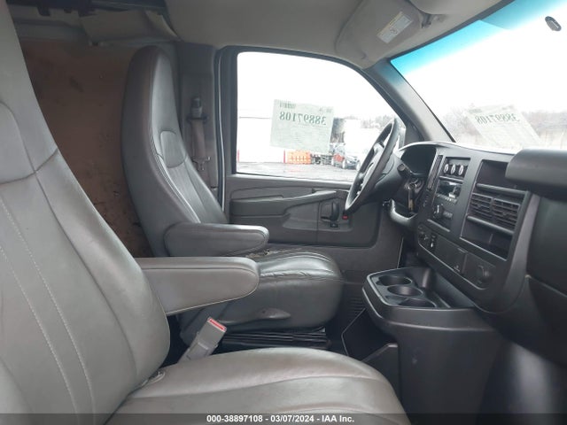 Chevrolet Express 2500 Work Van 2015 1GCWGFCF6F1175865 Image 5