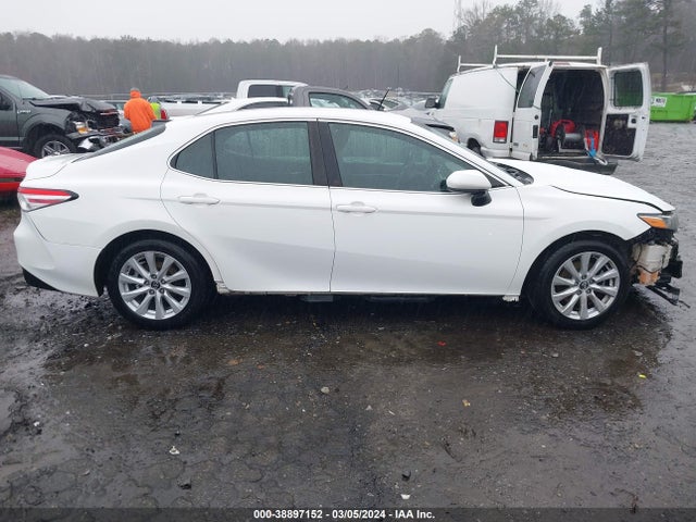 Toyota CAMRY LE 2018 4T1B11HK8JU127537 Image 13