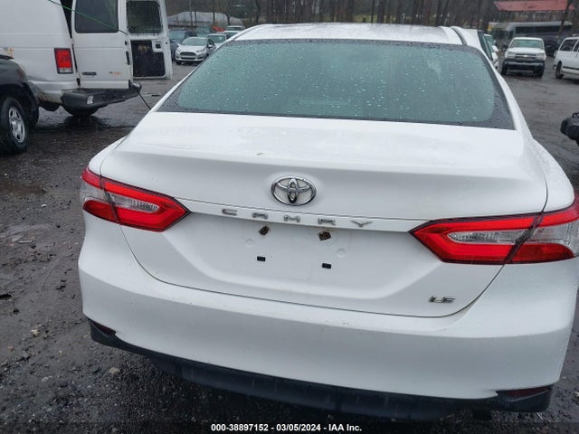 Toyota CAMRY LE 2018 4T1B11HK8JU127537 Image 16