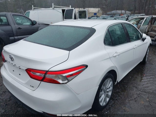 Toyota CAMRY LE 2018 4T1B11HK8JU127537 Image 4