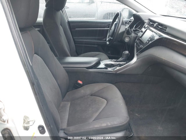 Toyota CAMRY LE 2018 4T1B11HK8JU127537 Image 5