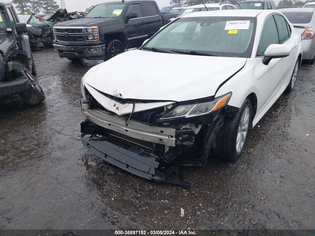 Toyota CAMRY LE 2018 4T1B11HK8JU127537 Image 6