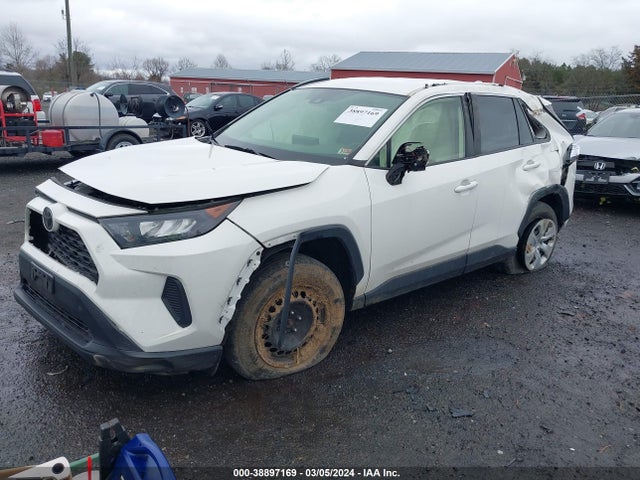 Toyota RAV4 LE 2019 JTMF1RFV7KD015265 Image 2