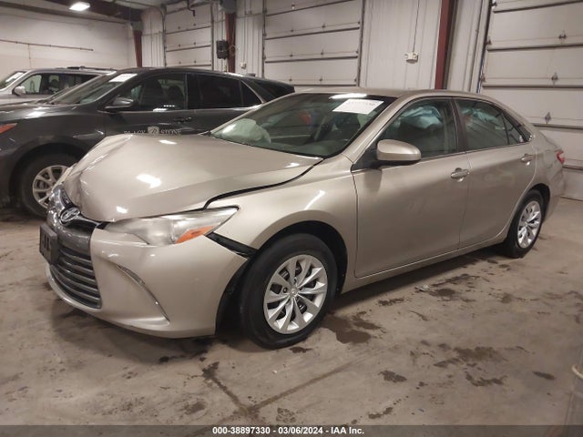 Toyota CAMRY LE 2015 4T4BF1FK7FR461110 Image 2