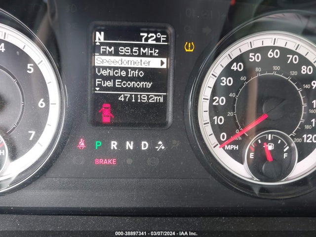 RAM 1500 Express Quad Cab 4x4 6'4 Box 2018 1C6RR7FG5JS351493 Image 15