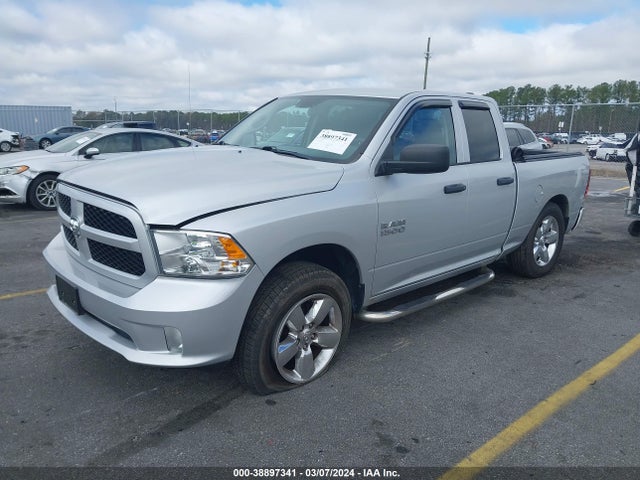 RAM 1500 Express Quad Cab 4x4 6'4 Box 2018 1C6RR7FG5JS351493 Image 2