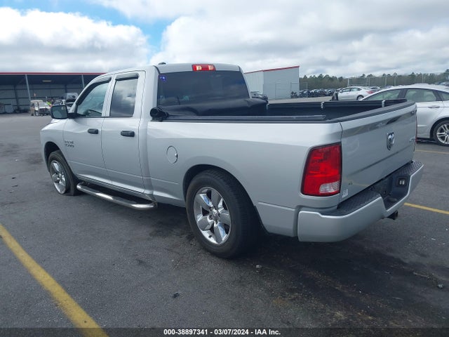RAM 1500 Express Quad Cab 4x4 6'4 Box 2018 1C6RR7FG5JS351493 Image 3