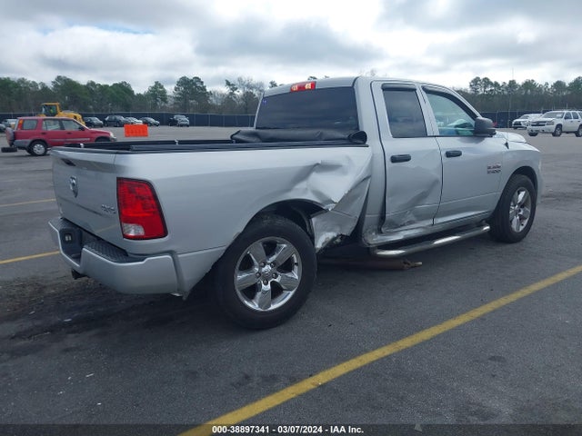 RAM 1500 Express Quad Cab 4x4 6'4 Box 2018 1C6RR7FG5JS351493 Image 4