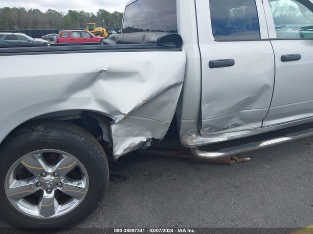 RAM 1500 Express Quad Cab 4x4 6'4 Box 2018 1C6RR7FG5JS351493 Image 6