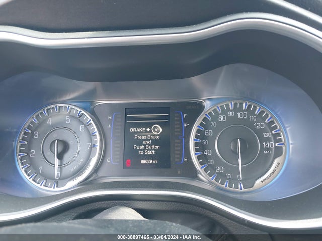 Chrysler 200 Limited 2015 1C3CCCABXFN654137 Image 7