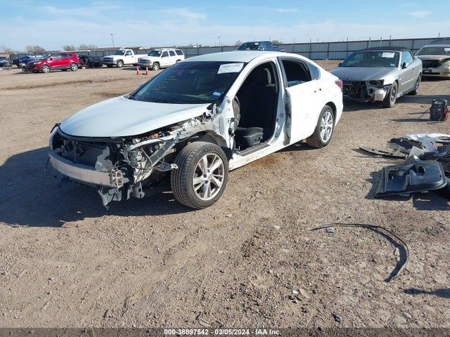 Nissan Altima 2.5 Sv 2015 1N4AL3AP8FC281003 Image 2